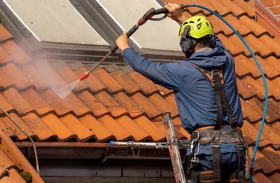 Démoussage et hydrofuge de toiture à Fuligny